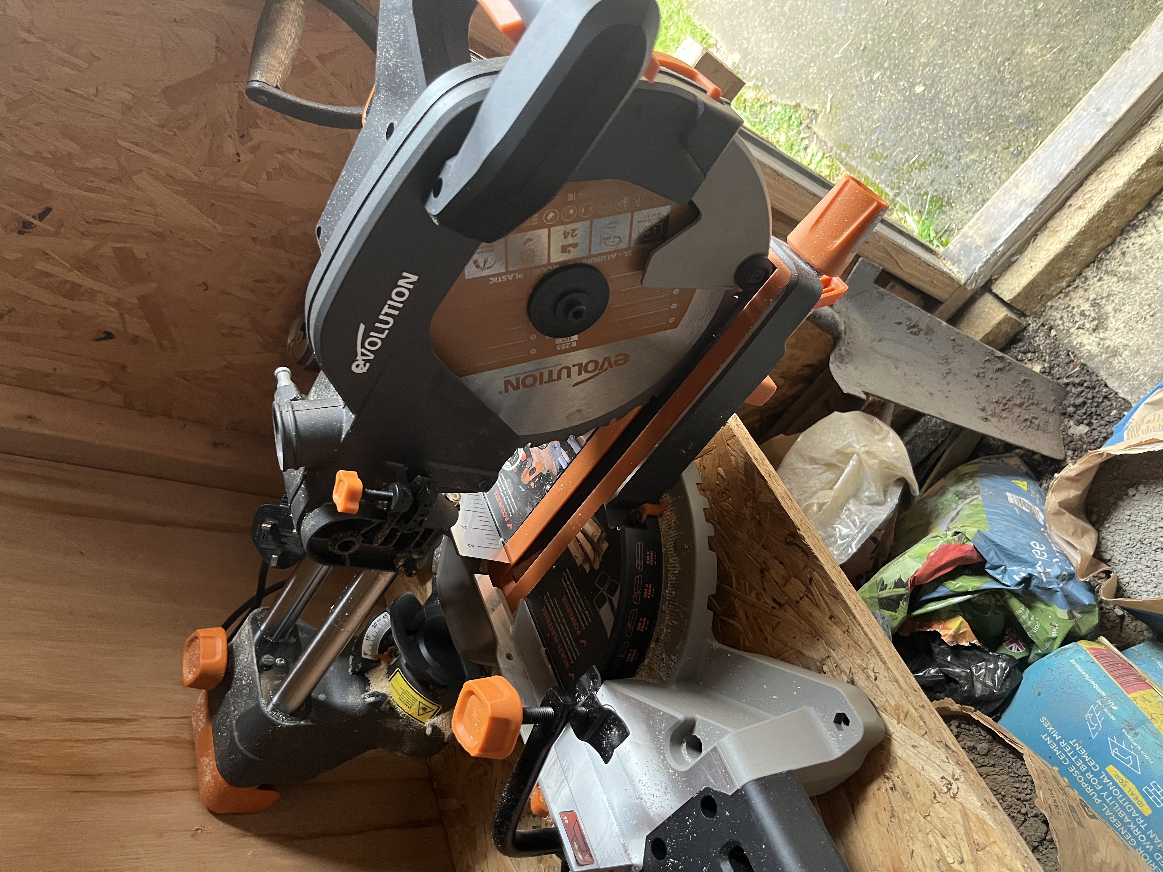 Evolution R255SMS-DB 255mm Electric Double-Bevel Sliding Multi-Material Mitre Saw 220-240V